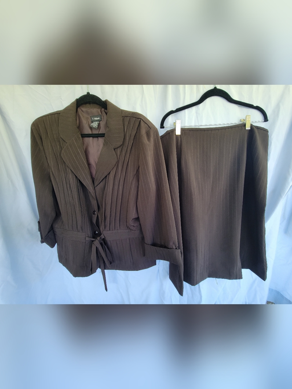 T. Milano Chocolate Brown Pleated Skirt Suit Size 18.